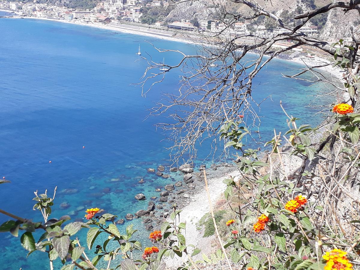 B&B Fragranza Di Sicilia Giardini Naxos Eksteriør billede